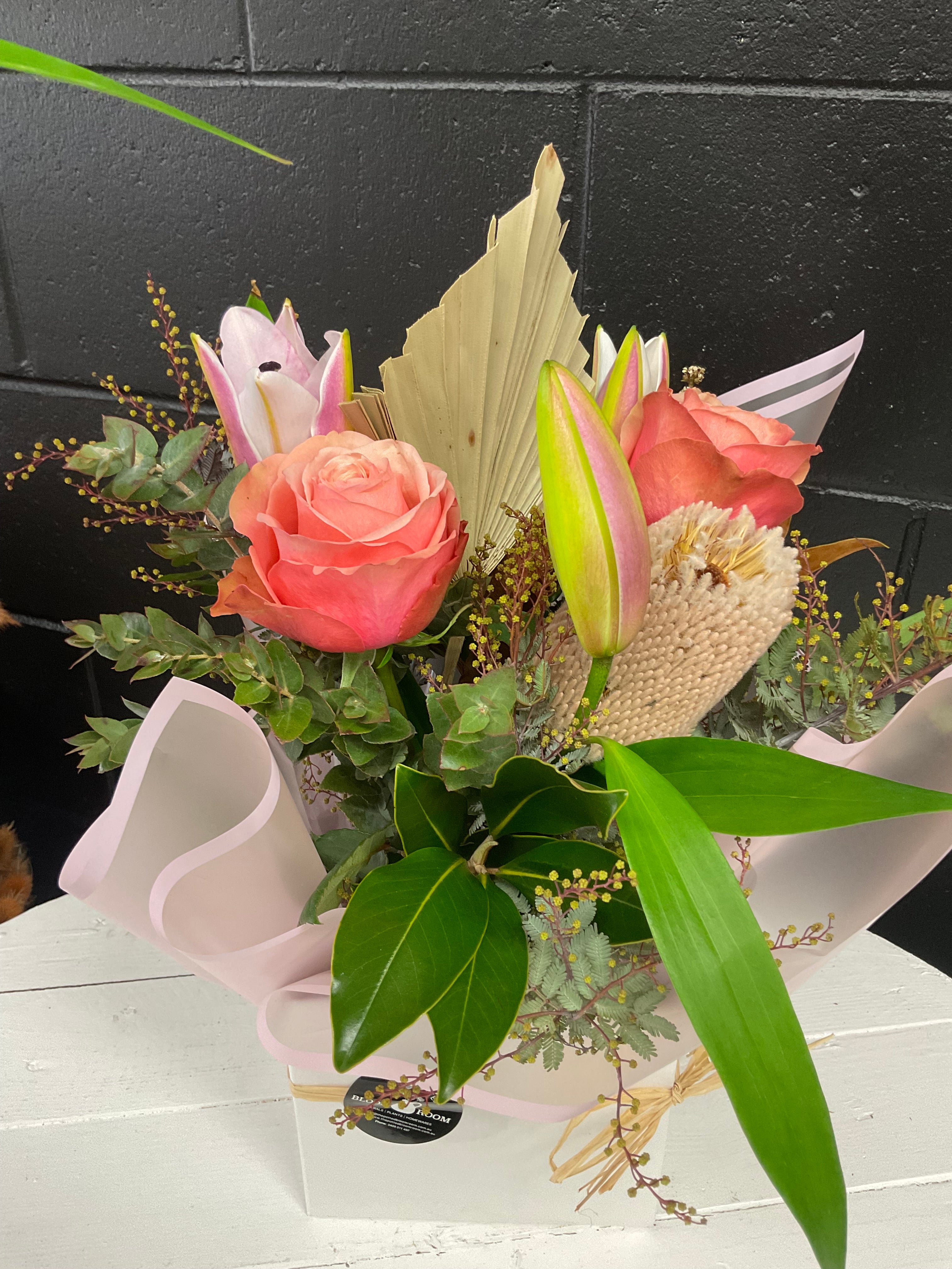 Median Mixed Blooms Box
