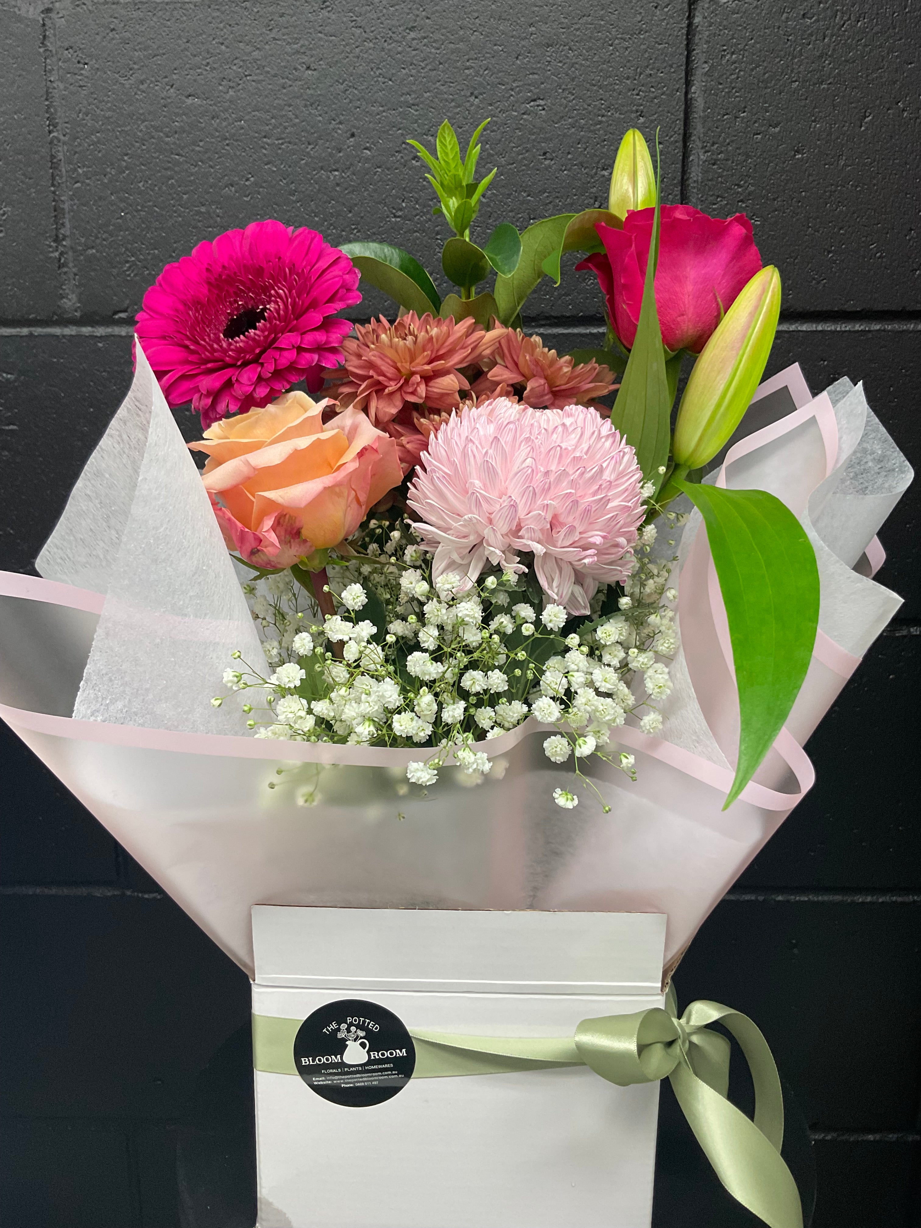 Median Mixed Blooms Box
