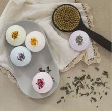 Load image into Gallery viewer, Bath Bombs Hamper
