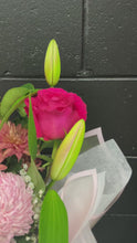 Load and play video in Gallery viewer, Median Mixed Blooms Box