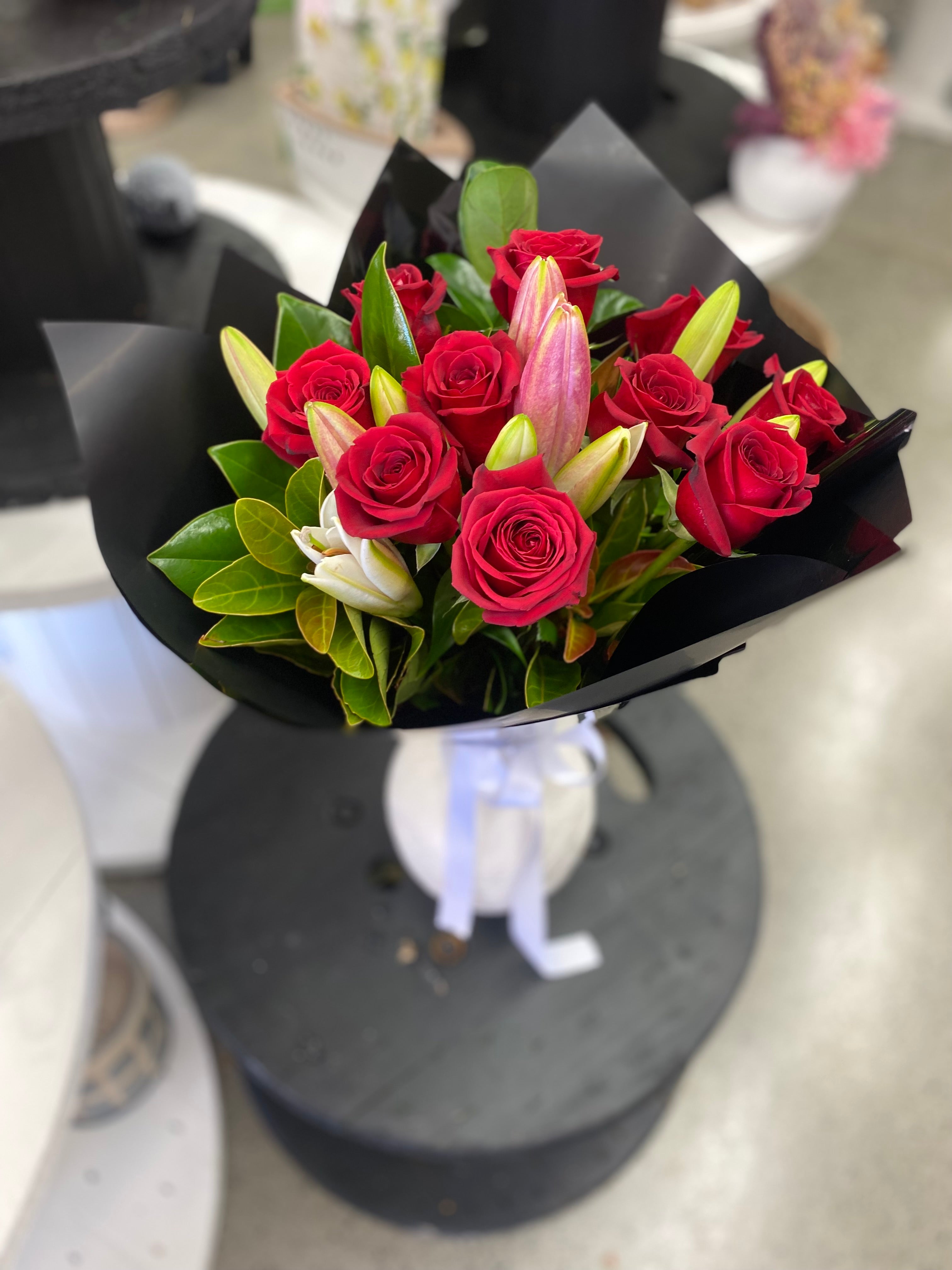 CUPIDS BIG REDS BOUQUET