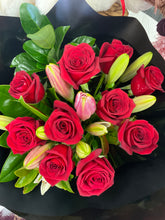 Load image into Gallery viewer, CUPIDS BIG REDS BOUQUET
