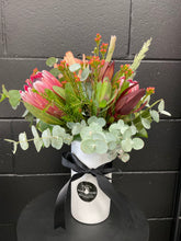 Load image into Gallery viewer, Wildflowers VESSEL
