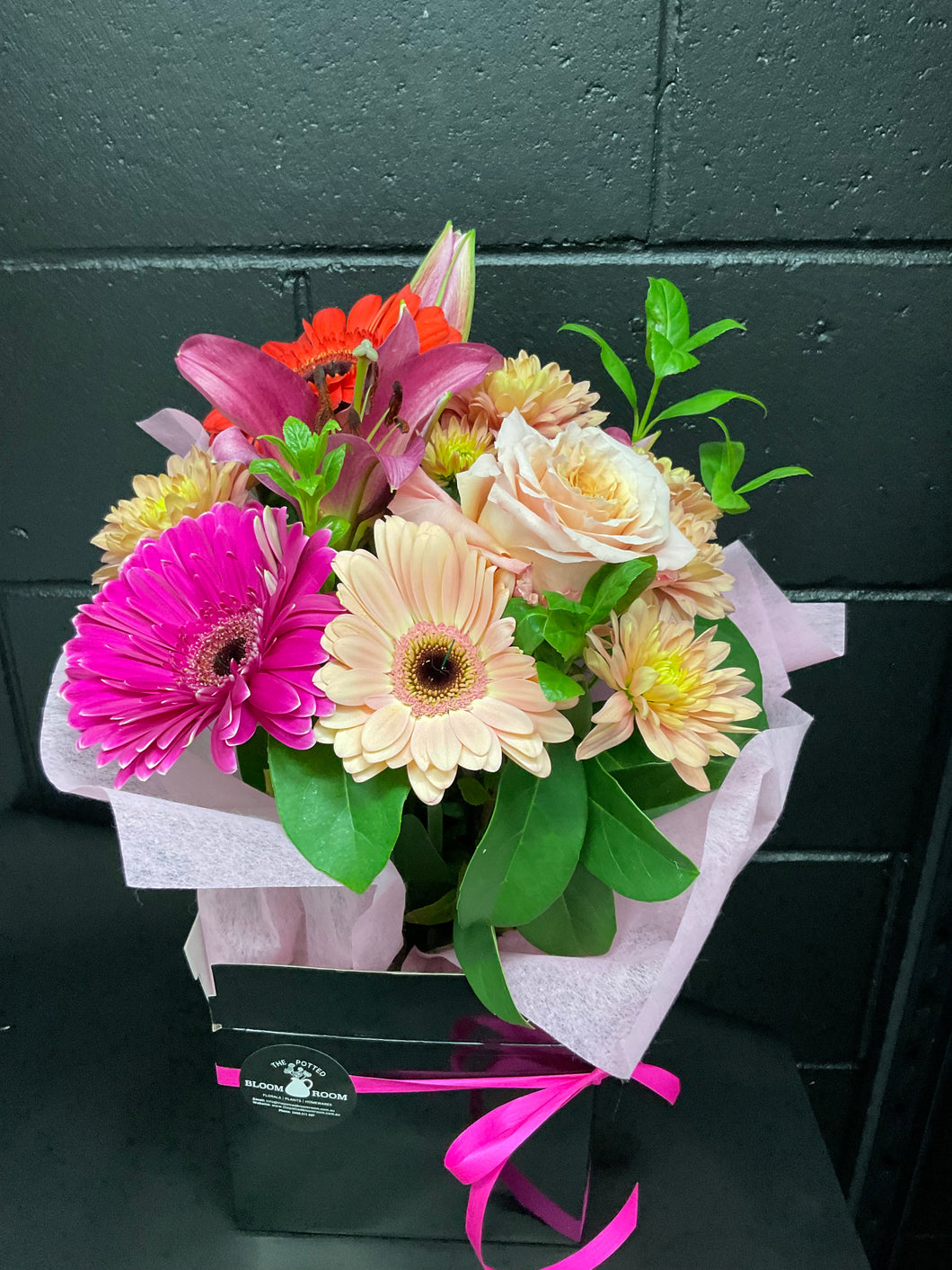 Median Mixed Blooms Box