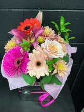 Load image into Gallery viewer, Median Mixed Blooms Box
