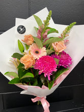 Load image into Gallery viewer, Florist Choice from

