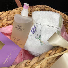 Load image into Gallery viewer, Mums Harvest Hamper
