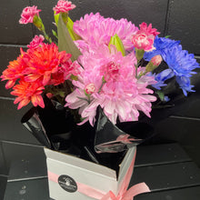 Load image into Gallery viewer, Median Mixed Blooms Box
