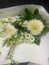 Load image into Gallery viewer, CLASSIC WHITES &amp; GREENS
