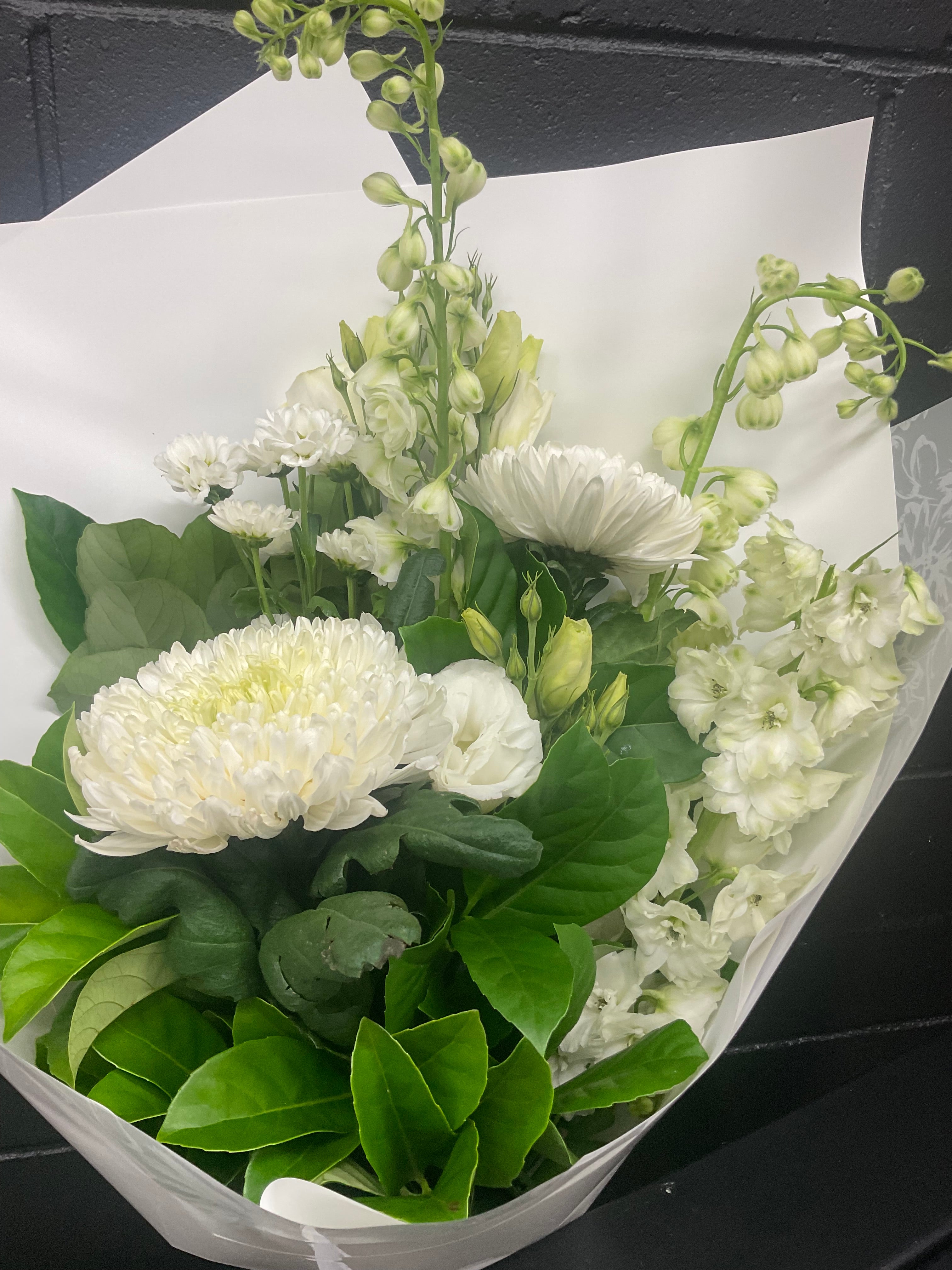 CLASSIC WHITES & GREENS