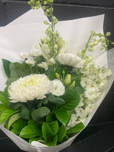 Load image into Gallery viewer, CLASSIC WHITES &amp; GREENS
