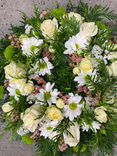 Load image into Gallery viewer, Wreath -White &amp; Greens
