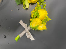 Load image into Gallery viewer, Buttonhole
